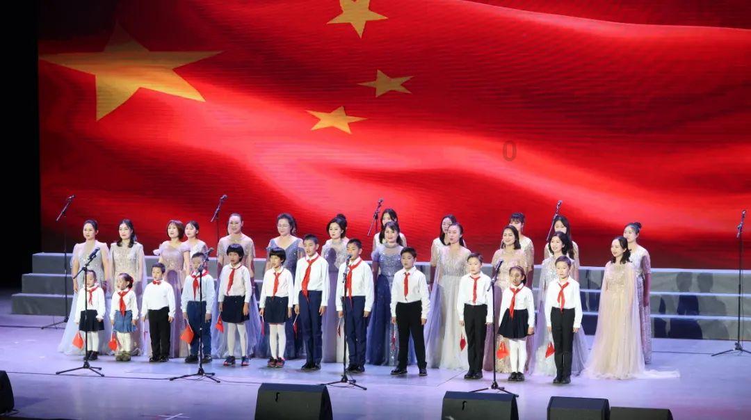 【新春走基层】昆明长水国际机场——旅客踏上温馨回家路