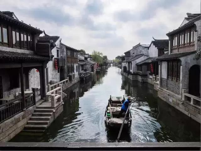 逃出上锁的现代房间5